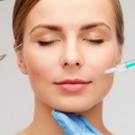 ما هي أنواع الجراحة التجميلية, وفوائدها ومخاطرها؟